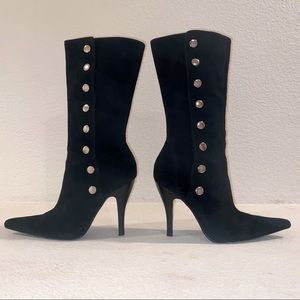 Calf button up heel boots 👢